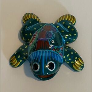 Mexican Red Clay Pottery Big Mouth Frog With Bird Painted On Back 4” Green